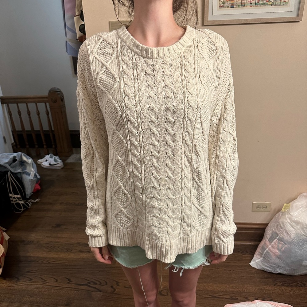 Urban outfitters BDG women’s size small cream cable knit sweater